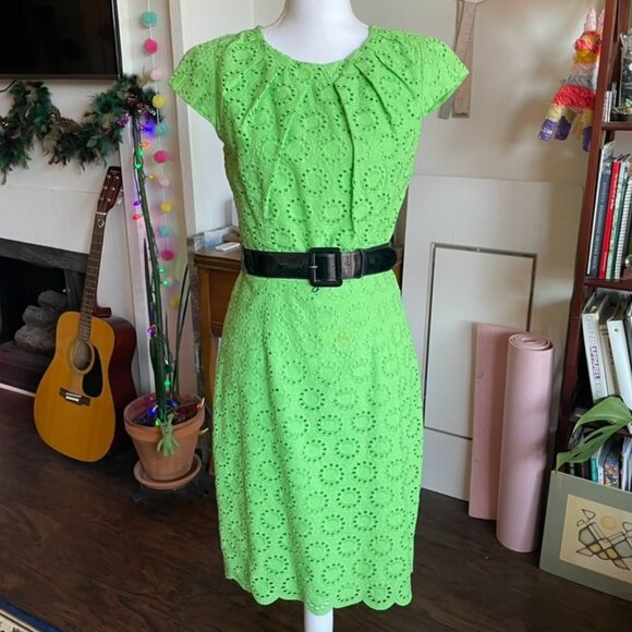 Chetta B Dresses & Skirts - Chetta B Green Circle Eyelet Shift Dress Cap Sleeve With Black Belt Size 6